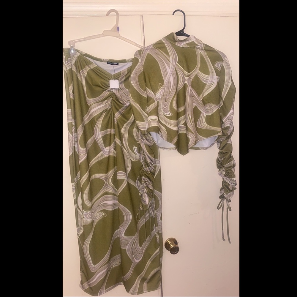 Two piece set